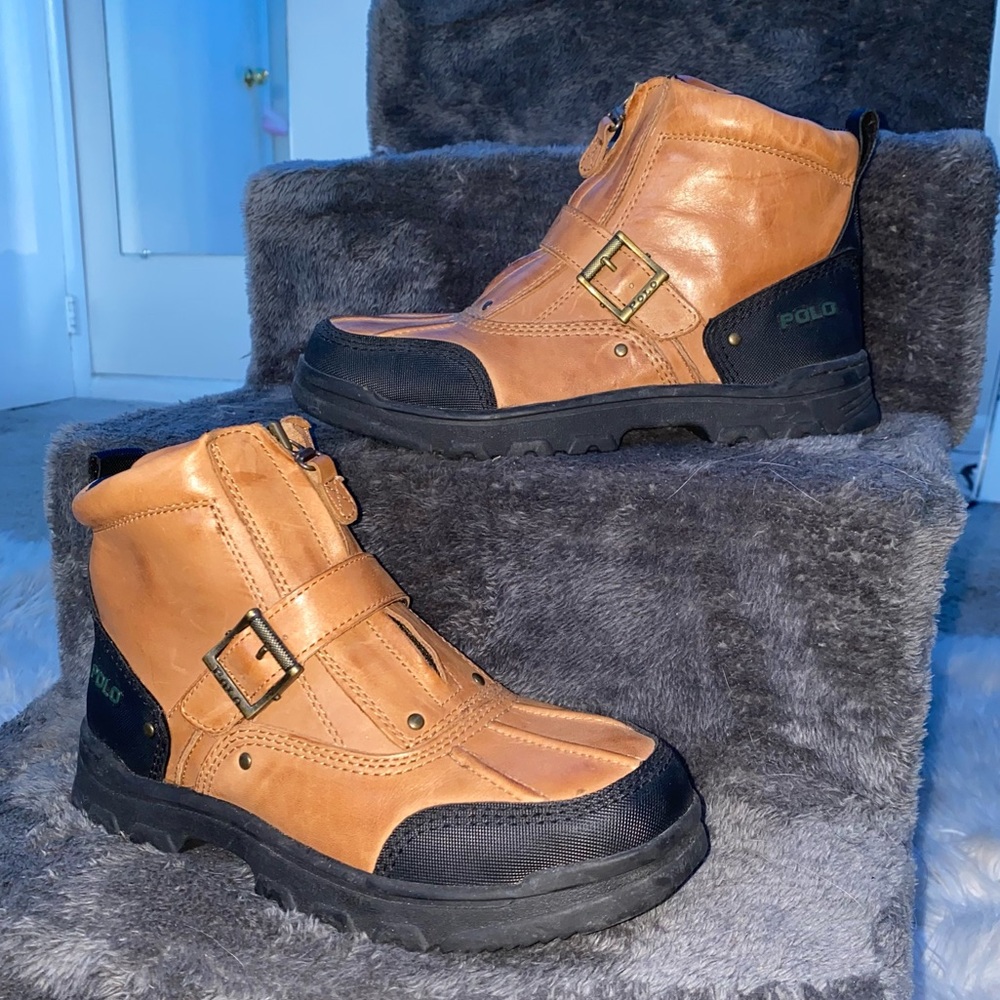 Ralph Lauren Polo short boots, tan and black color, kids sz 6